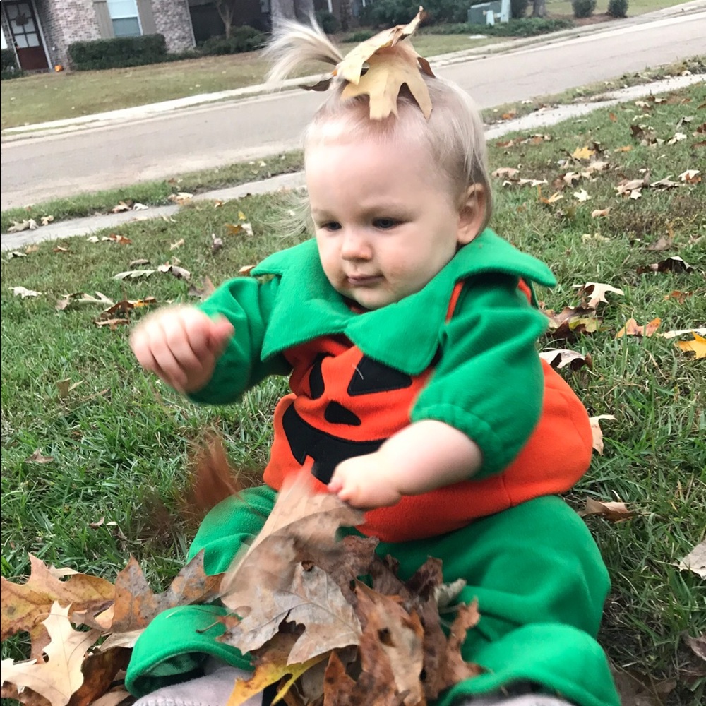 Used baby pumpkin costume